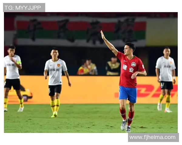 费南多带球突破河南建业对战恒大精彩瞬间回顾