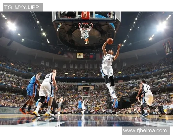 2013年NBA季后赛雷霆与灰熊第二场激战回顾与精彩瞬间分析